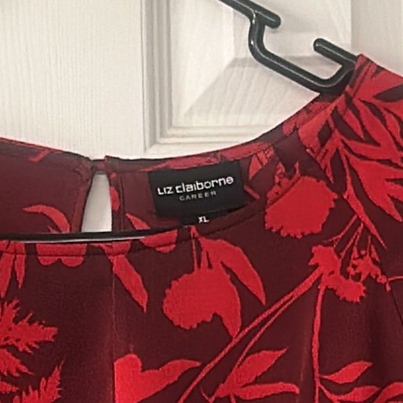 Liz Claiborne Crimson Botanical Blouse - Picture 2 of 2